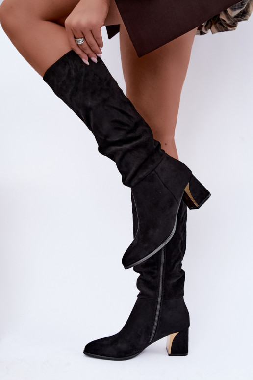 Bottes chaudes froissées jusqu'au genou avec talons en noir Ivenna
