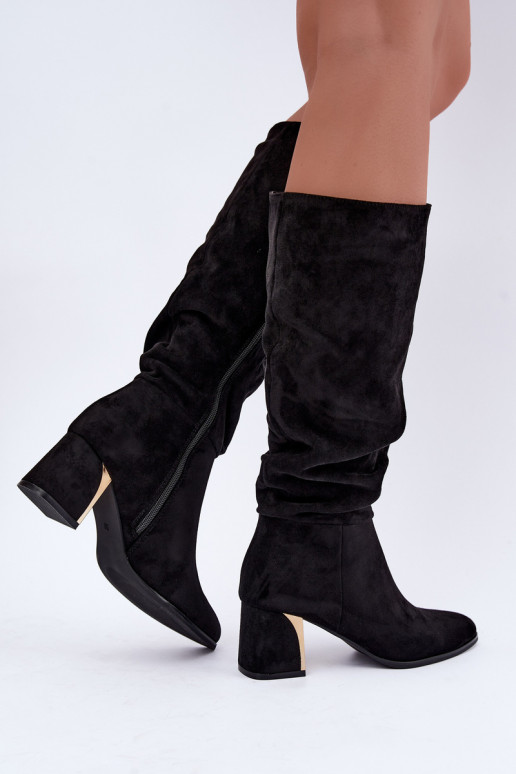 Bottes chaudes froissées jusqu'au genou avec talons en noir Ivenna