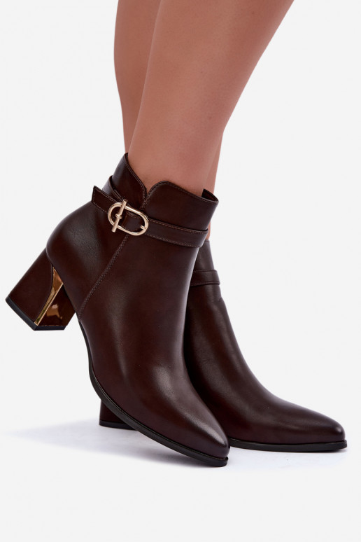 Bottines pour femmes avec des sangles décoratives et des boucles en chocolat Kordelia