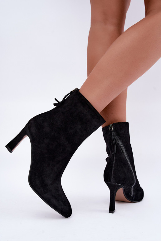 Bottes en daim noires isolées avec talons Vinceza 67024