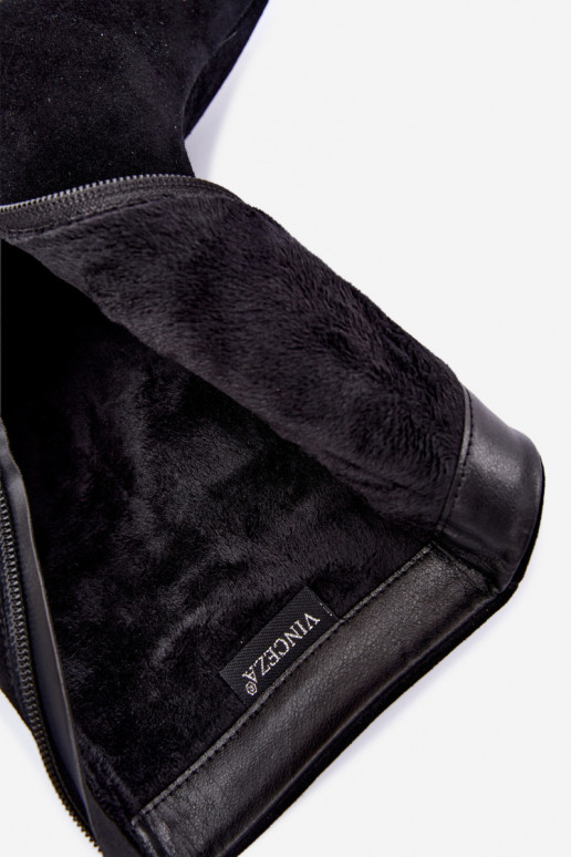 Bottes en daim noires isolées avec talons Vinceza 67024