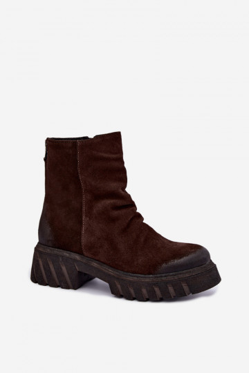 Bottes en daim brunes isolées avec volants Zazoo 60590