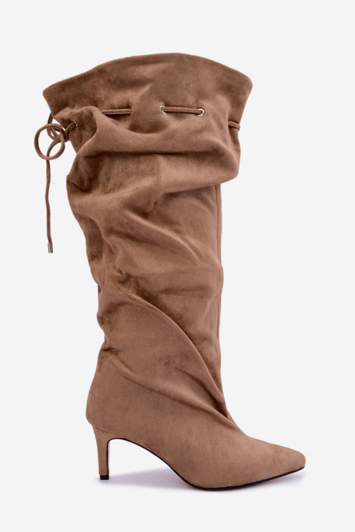 Bottes hautes isolées à enfiler avec talons fins et détails élégants en couleur sable Tivel