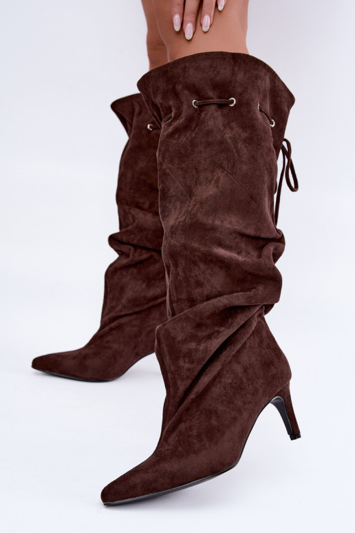 bottes montantes chaudes à enfiler avec des talons fins et des détails stylés en couleur chocolat Tivelle