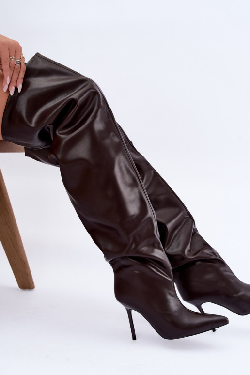 bottes hautes pour femmes avec talons fins au-dessus du genou en couleur chocolat Aderelle