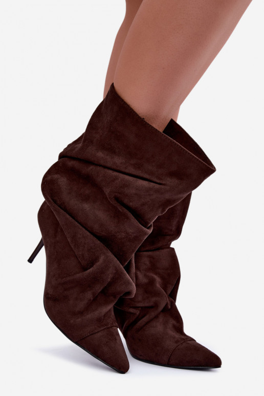 bottines à enfiler chaudes et froissées avec talons fins en couleur chocolat Greselle