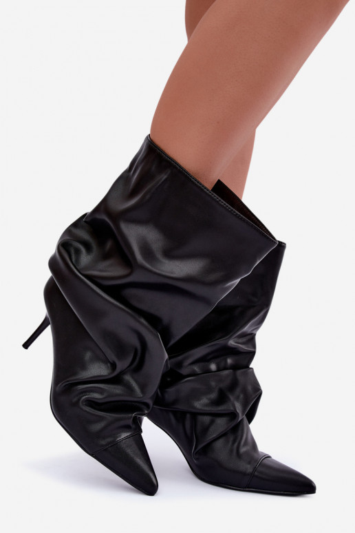 bottines à enfiler chaudes et froissées avec talons fins en couleur noire en simili cuir Greselle