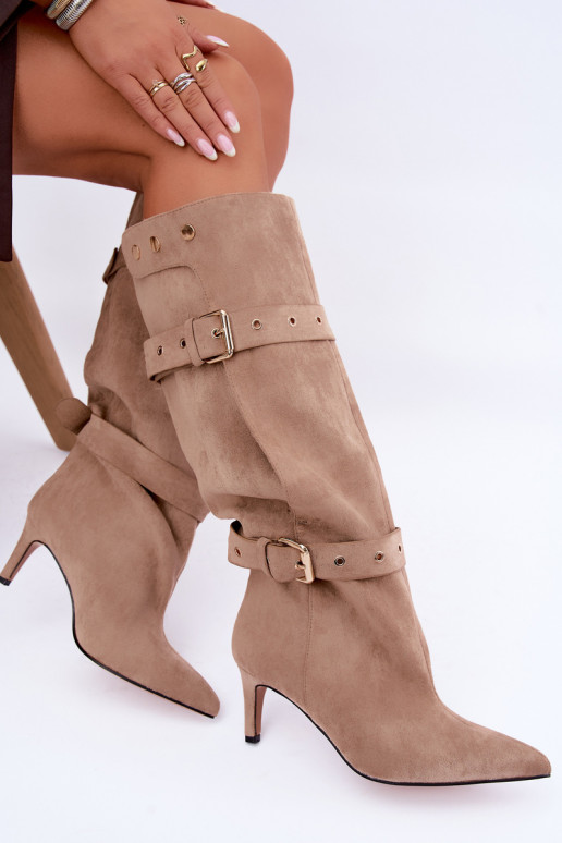 bottes hautes à enfiler avec talons fins, sangles et boucles en couleur sable Isabeau