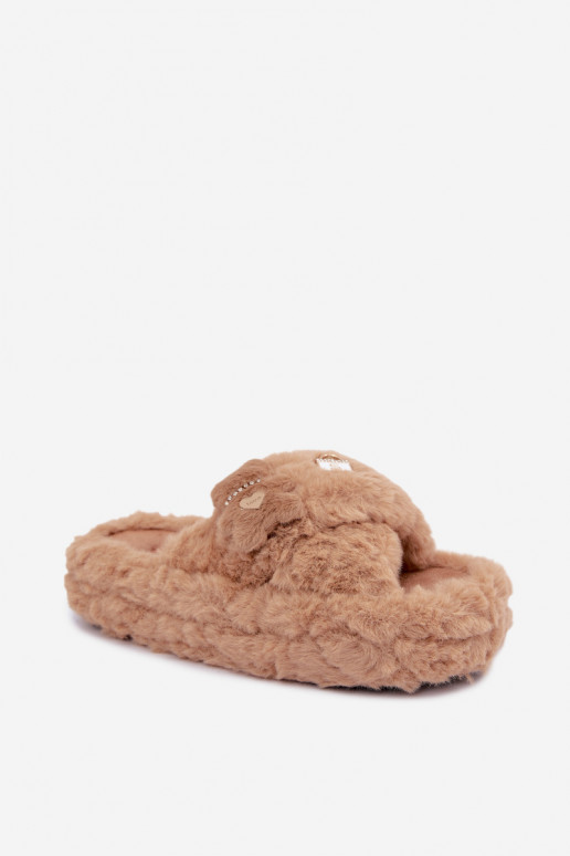 claquettes avec fourrure et beaux détails couleur sable Jesselle