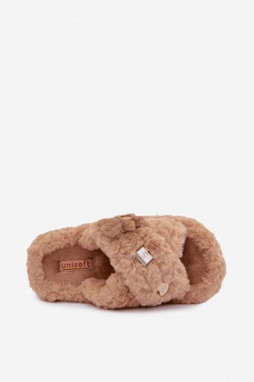 claquettes avec fourrure et beaux détails couleur sable Jesselle