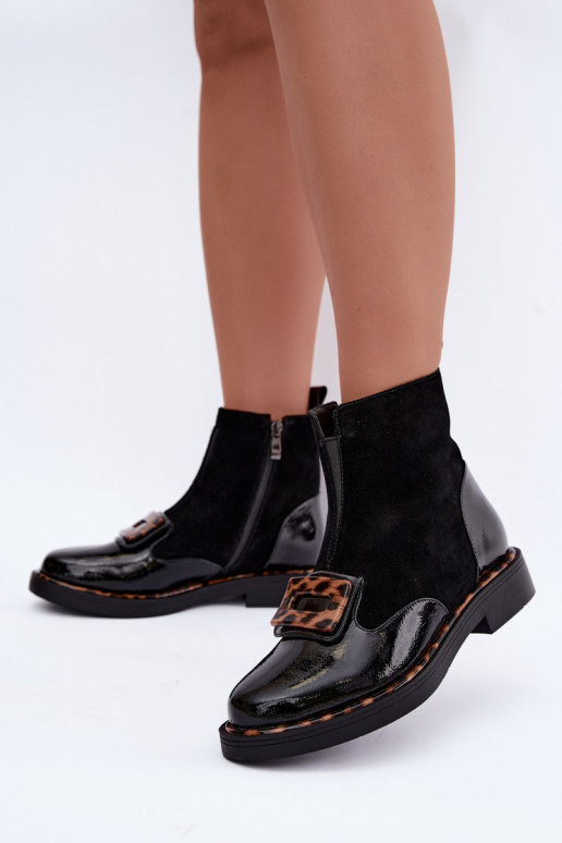 Bottes en daim noires avec boucle décorative