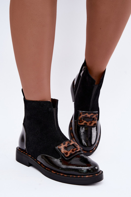 Bottes en daim noires avec boucle décorative