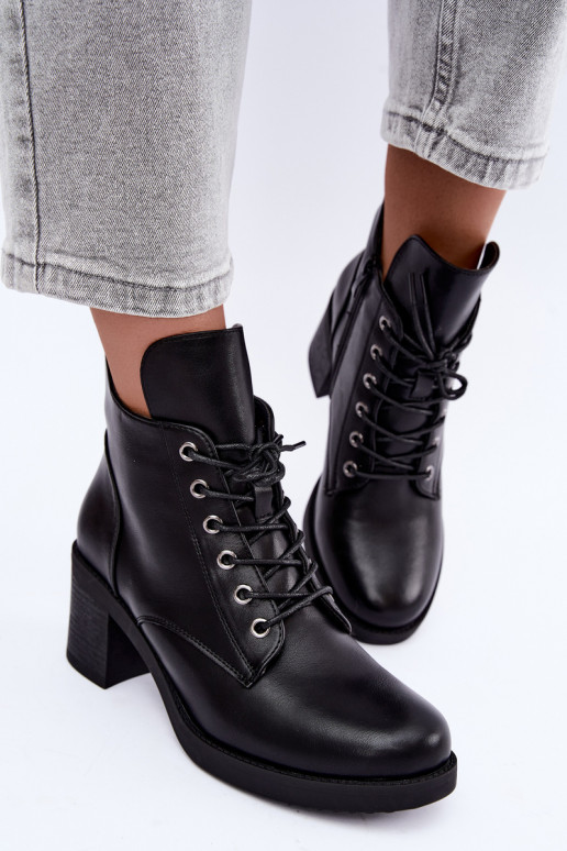 Bottines pour femmes chaudes avec lacets en noir Garella
