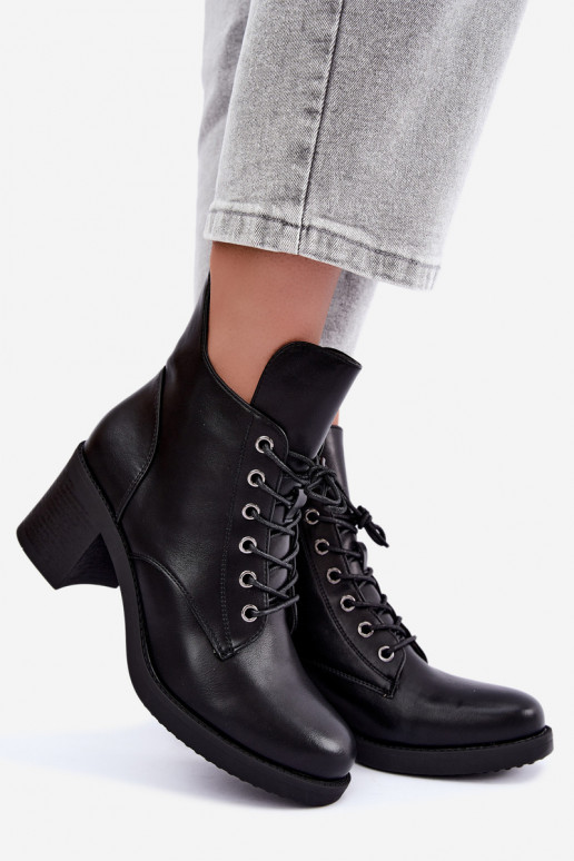 Bottines pour femmes chaudes avec lacets en noir Garella