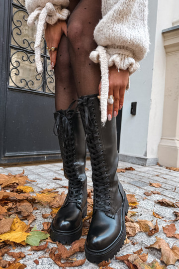 Bottes chaudes pour femmes avec plateforme et lacets en noir Kasmina