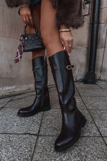 Bottes hautes pour femmes avec talons larges et sangles avec boucles couleur chocolat Sylvena