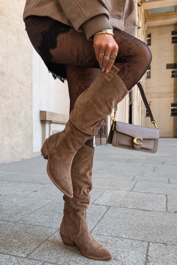 Bottes hautes chaudes froissées en daim synthétique de style cowboy en marron Zazoo 4313