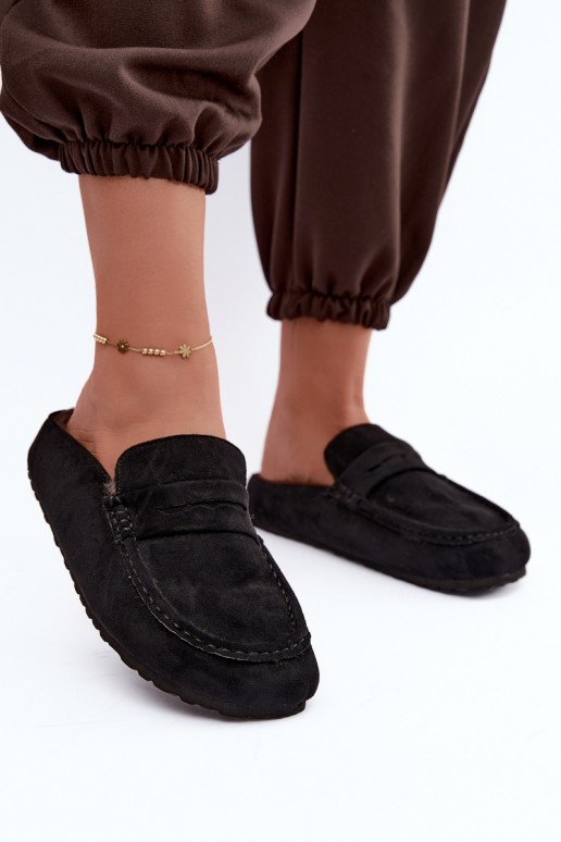 mokassins isolés pour femmes avec talon ouvert et fourrure en couleur noire Sabrielle