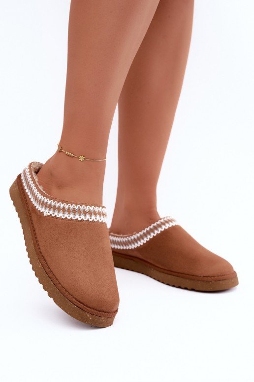 chaussons pour femmes avec fleurs brodées en couleur marron Inblu