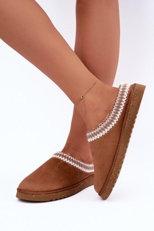 chaussons pour femmes avec fleurs brodées en couleur marron Inblu