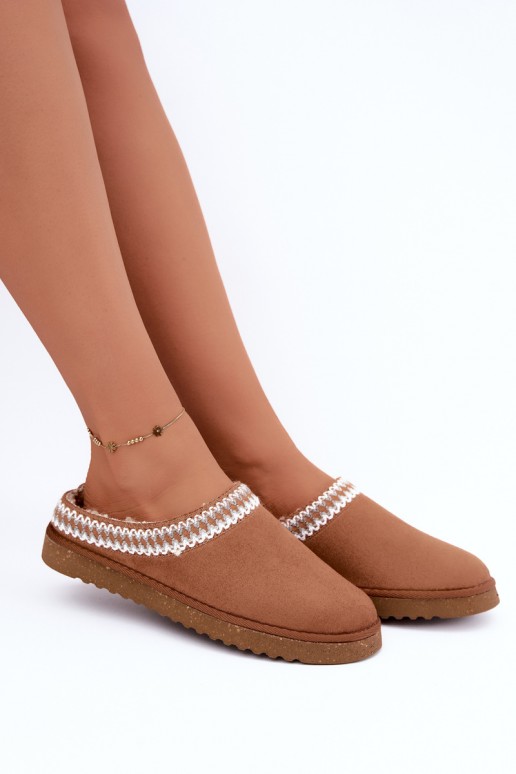 chaussons pour femmes avec fleurs brodées en couleur marron Inblu