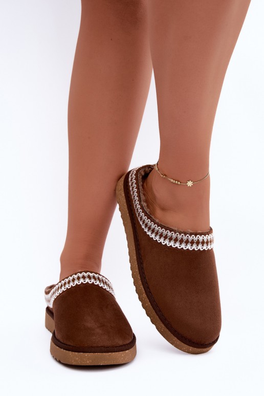 chaussons pour femmes avec fleurs brodées en couleur marron Inblu