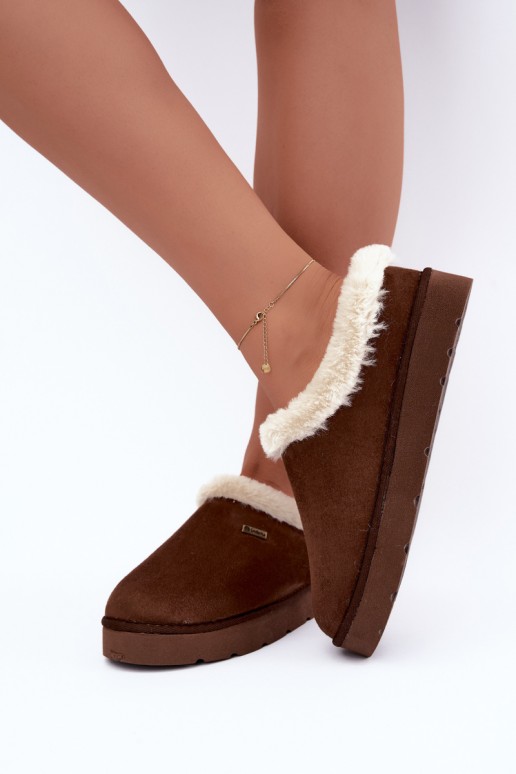 chaussons pour femmes avec fourrure en couleur marron foncé Inblu