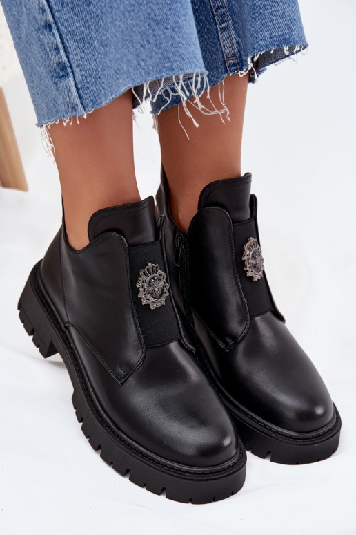 Bottes noires isolées à talon bas pour femmes avec ornements Lavira