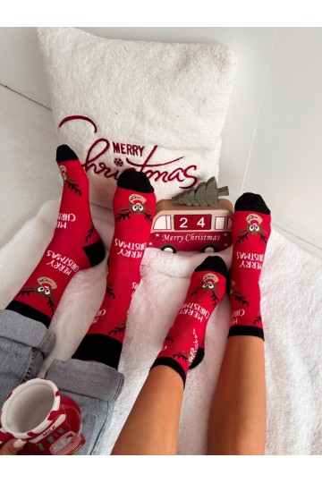 Chaussettes rouges pour femmes avec des rennes de Noël Merry Christmas