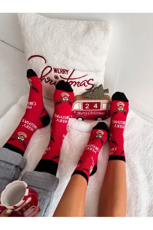 Chaussettes rouges pour femmes avec des rennes de Noël Merry Christmas