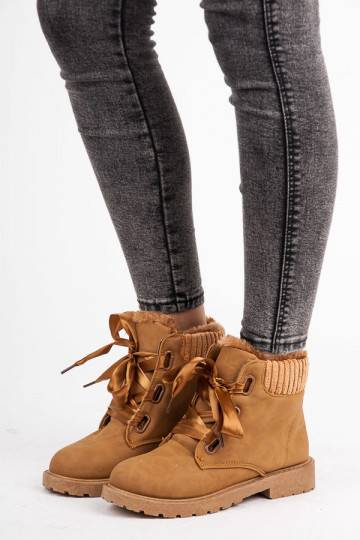 Bottes marron avec bottes en satin