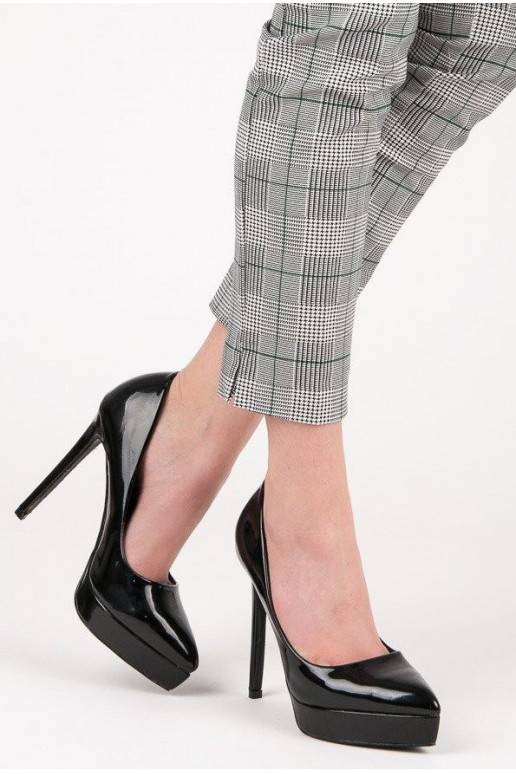 Chaussures à talons aiguilles vernies noires avec plateforme aux orteils