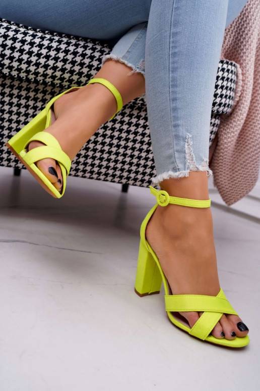 Sandales à talons hauts pour femmes... Sandales à talons hauts pour femmes...