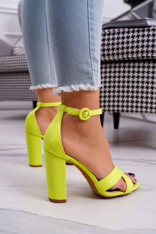 Sandales à talons hauts pour femmes... Sandales à talons hauts pour femmes...
