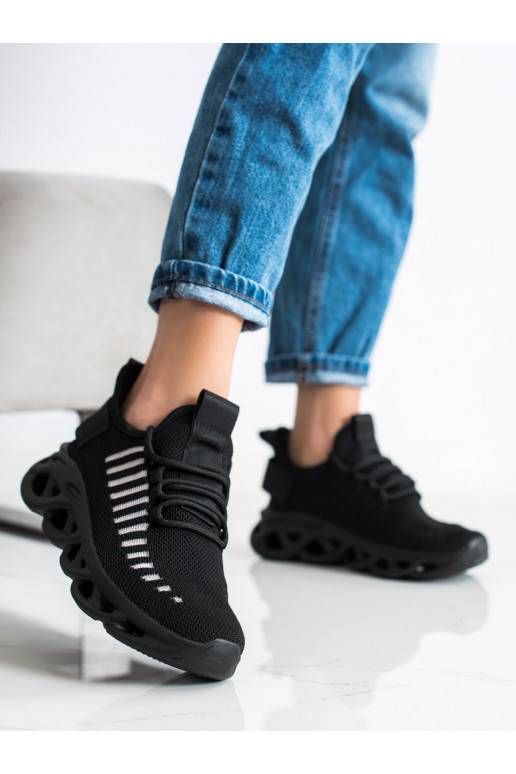 Baskets noires modèle chaussures MODE Baskets noires modèle chaussures MODE