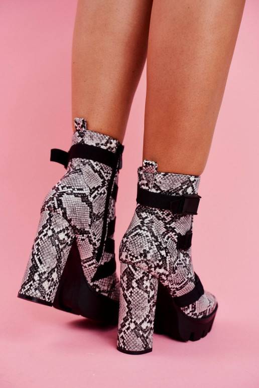 Bottines à talons hauts imitation peau de serpent