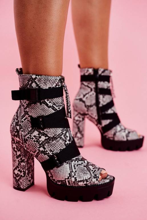 Bottines à talons hauts imitation peau de serpent