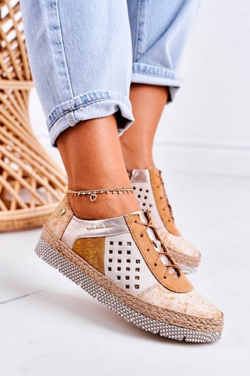 Chaussures en cuir écologique jaune