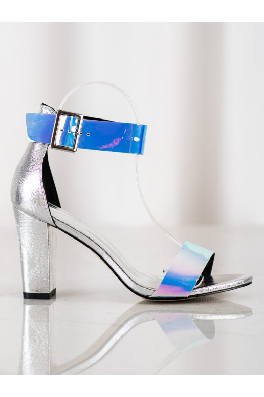 Sandales à talons avec détails brillants
