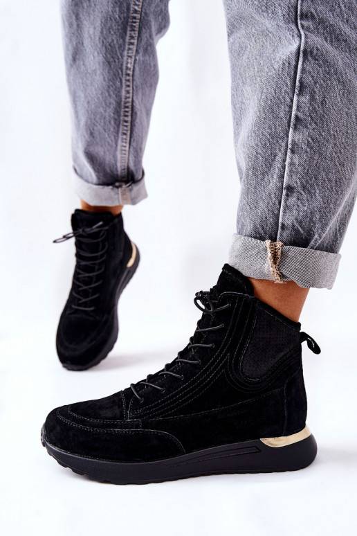 Chaussures modèle baskets de style... Chaussures modèle baskets de style...