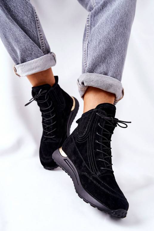 Chaussures modèle baskets de style... Chaussures modèle baskets de style...