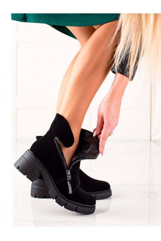 Bottes noires Bottes noires