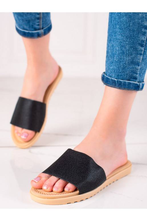 Des chaussons brillants