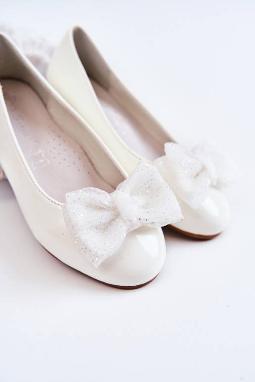 Ballerines pour enfants avec effet laqué et rubans de couleur blanche Zolly