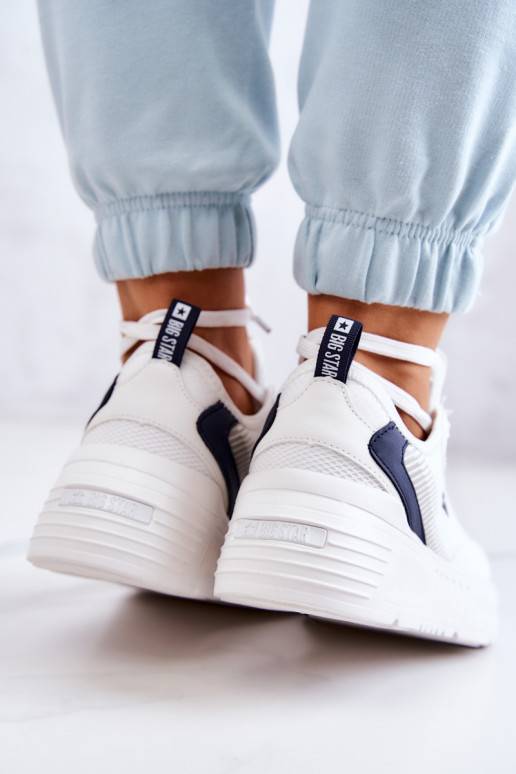 Baskets à la mode modèle chaussures... Baskets à la mode modèle chaussures...