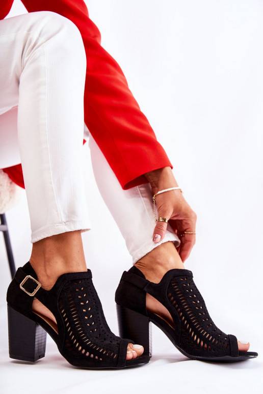Bottines pour femmes à motifs Cut Out de couleur noire Beyond Us