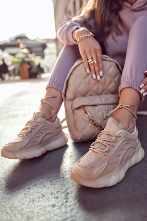 Baskets modèle chaussures couleur beige Sollero