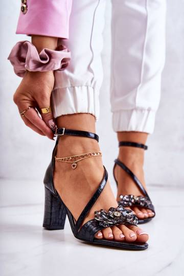 Sandales pour femmes avec détails brillants de couleur noire Ramona
