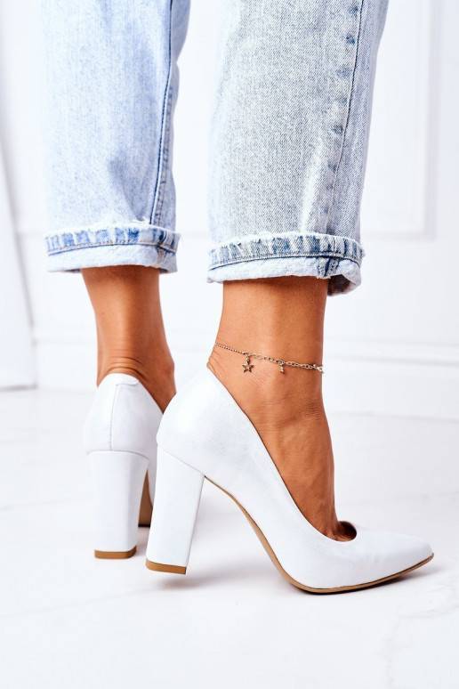 Chaussures en satin argenté