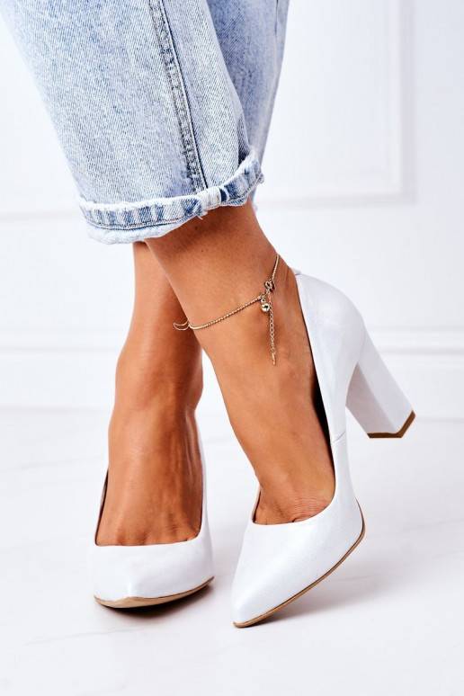 Chaussures en satin argenté